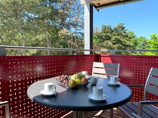 Strandpalais Ferienwohnung 47 - möblierter Balkon
