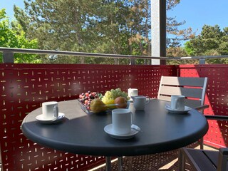 Strandpalais Ferienwohnung 47 - möblierter Balkon