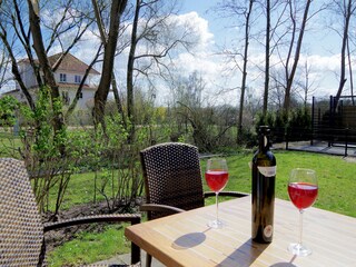 Residenz am Park Ferienwohnung 01 - möblierte Terrasse