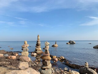 Ostseebad Boltenhagen, Steintürmchen an der Steilküste