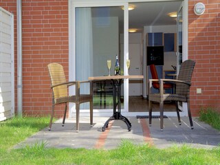 Residenz am Park Ferienwohnung 02 - möblierte Terrasse