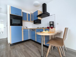 Residenz am Park, Ferienwohnung 14, Küche mit Tresen