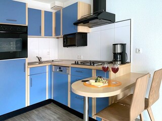 Residenz am Park, Ferienwohnung 14, Küche mit Tresen