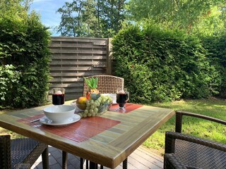 Weidenblick, Ferienwohnung 01, möblierte Südterrasse