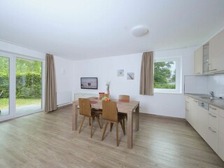 Weidenblick, Ferienwohnung 02, Essbereich und Küche