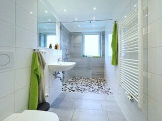Weidenblick, Ferienwohnung 03, Duschbad mit Tageslicht