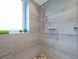 Weidenblick, Ferienwohnung 08 - modernes Duschbad