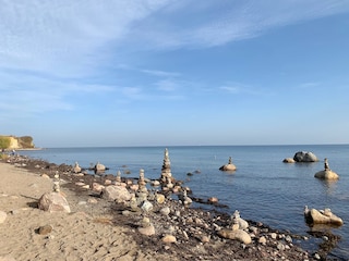 Ostseebad Boltenhagen, Steintürmchen an der Steilküste