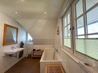 Bad en-suite Du, WC, WB, Wanne