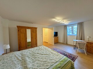 3. Schlafzimmer mit Doppelbett