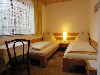 sleeping room with single beds