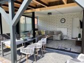 Terrasse und Wohnzimmer, Schiebetür offen