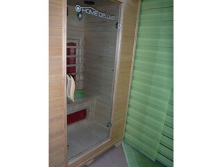 Infrared sauna