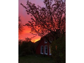 Vorderansicht bei Sonnenuntergang