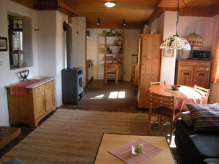 Großes Wohnzimmer mit Schlafsofa