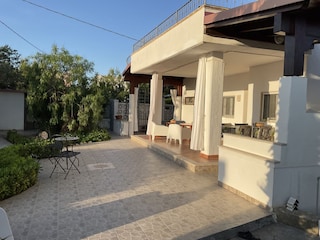Weitläufige Terrasse