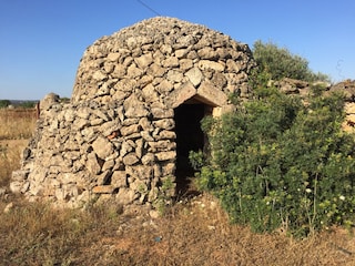 Trullo im Nachbarfeld