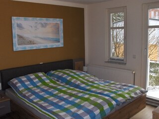 Schlafzimmer 1