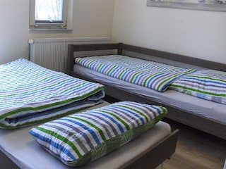 Schlafzimmer 2