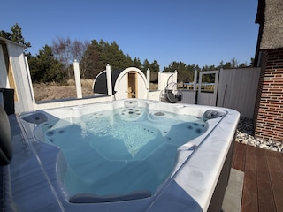 Aussenwhirlpool für bis 7 Pers.