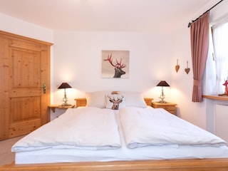 Zweites Schlafzimmer, das "Hirschzimmer"