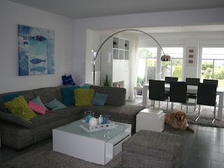 Wohnzimmer & Esszimmer