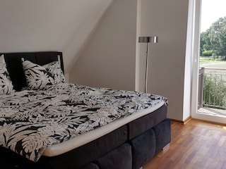 1. Schlafzímmer  OG Boxspringbett 180x200cm