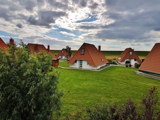 Blick auf den Deich aus dem Schlafzimmer