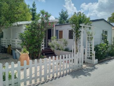 Holiday house - No title -