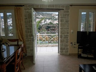 Wohnraum mit Zugang zur Terrasse