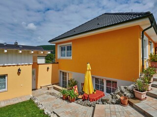 Eingang und Terrasse Fewo Geisbergblick