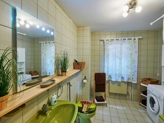 Badezimmer mit Badewanne
