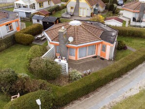 Bungalow Zeester 218 in park Strandslag