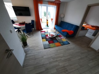 Wohnbereich mit weihnachtlicher Deko