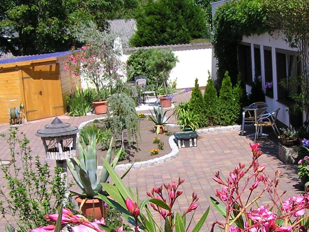 Blick Innenhof / Terrasse