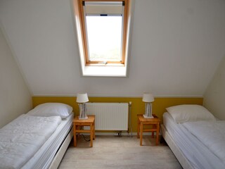 Schlafzimmer 2 mit 2 Einzelbetten