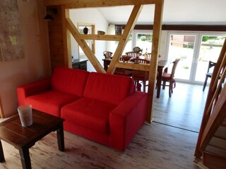 Wohnzimmer mit Blick ins Esszimmer