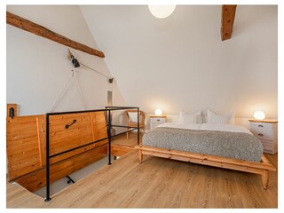 Schlafzimmer Doppelbett OG