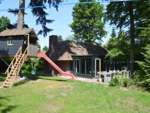 Hermosa casa de vacaciones en Brabante Septentrional con sauna - cabello - image1