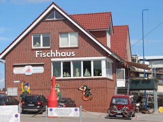 Fischhaus am Hafen in Ditzum