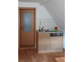 Küche mit Geschirrspüler