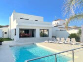 Villa Empuriabrava Buitenaudio-opname 1