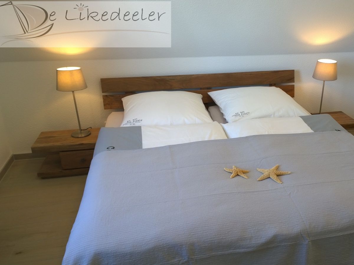 Schlafzimmer mit Doppelbett