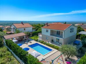 Villa Renata en la región de Porec - castillo - image1