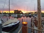 Sonnenuntergang im Yachthafen