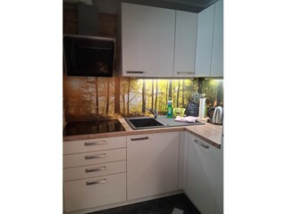 Küche mit Geschirrspüler