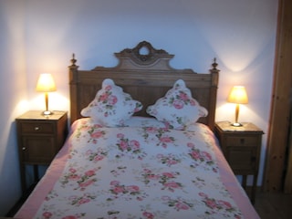 Schlafzimmer 1