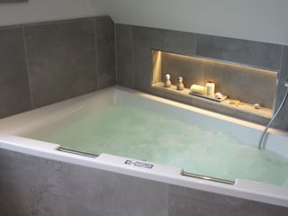 Nehmen Sie zu zweit Platz in ihrem Whirlpool