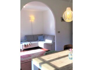 Essbereich und Wohnzimmer