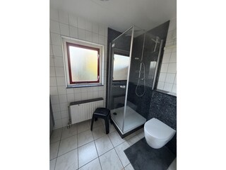 Badezimmer (EG)